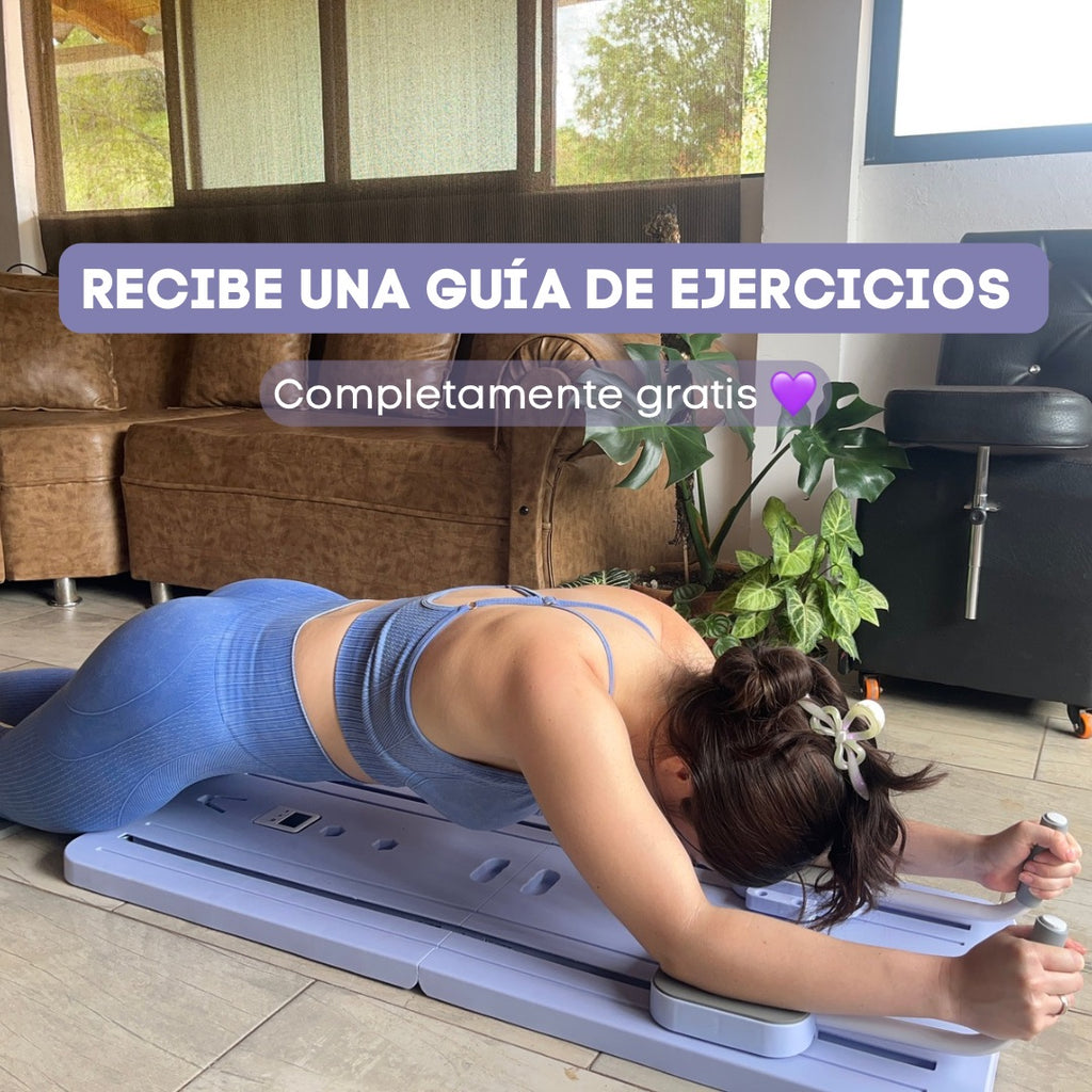 Mujer realizando ejercicios de pilates sobre la tabla ALVA en casa — vista lateral